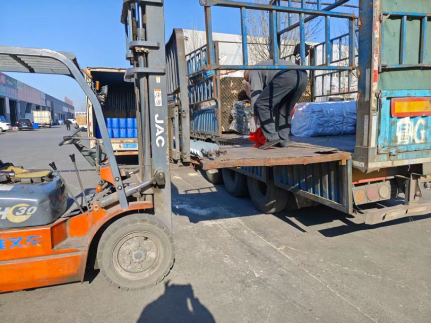 點(diǎn)擊查看詳細(xì)信息<br>標(biāo)題：發(fā)貨現(xiàn)場(chǎng) 閱讀次數(shù)：0