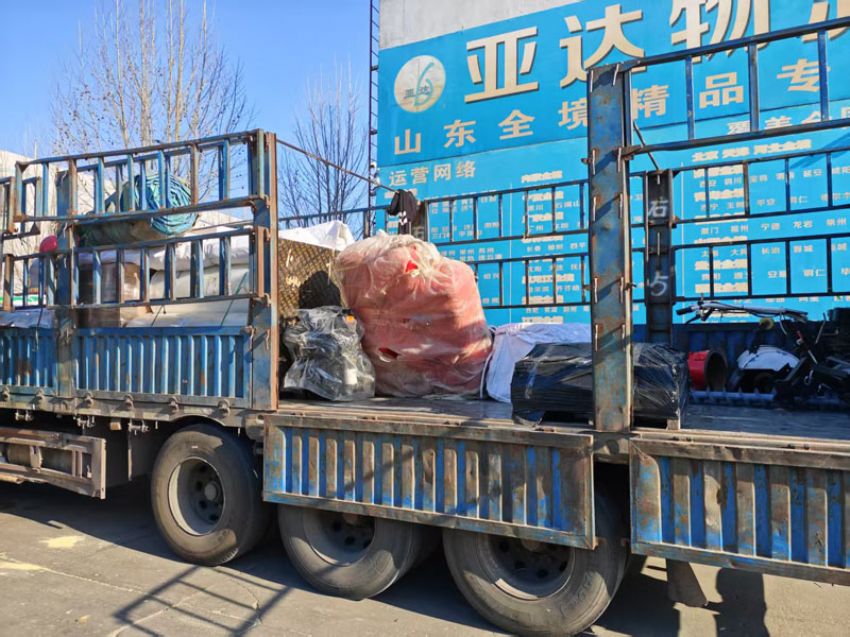 點(diǎn)擊查看詳細(xì)信息<br>標(biāo)題：發(fā)貨現(xiàn)場 閱讀次數(shù)：0