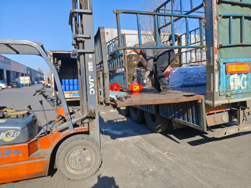 點擊查看詳細信息<br>標題：發(fā)貨現(xiàn)場 閱讀次數(shù)：0